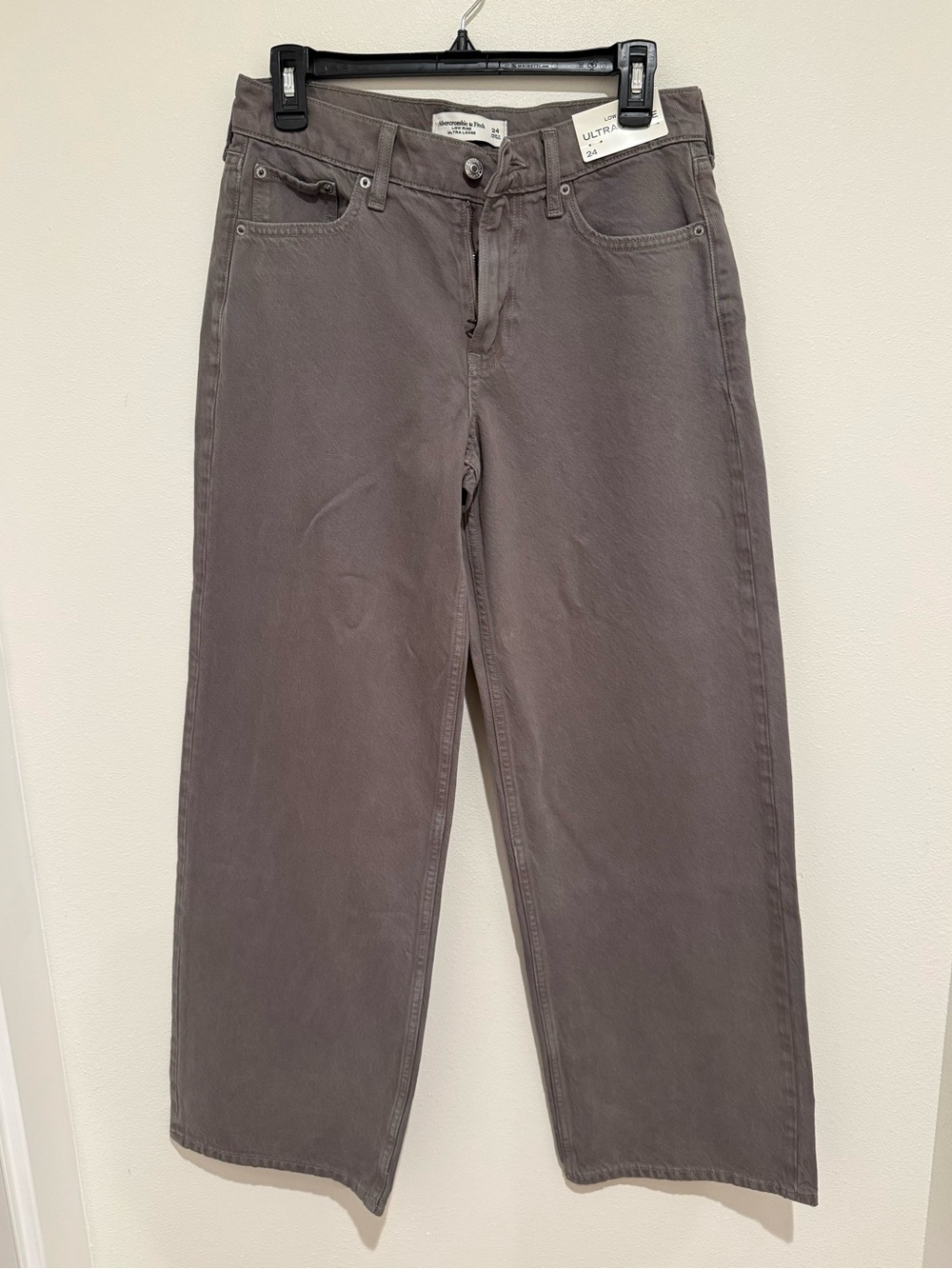 Abercrombie low rise ultra loose wide leg jeans size 24